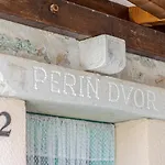 公寓 Kuca Za Odmor Perin Dvor 希贝尼克